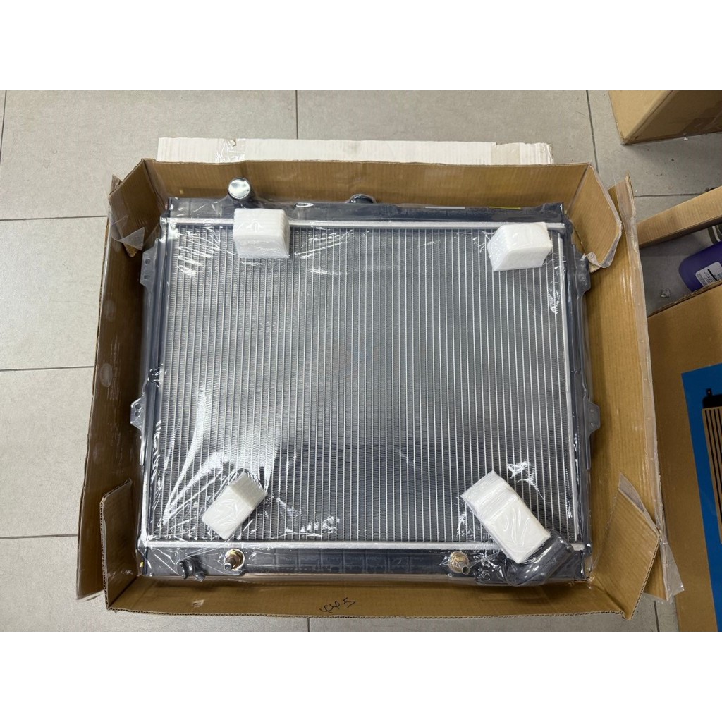 MITSUBISHI PAJERO V34 DIESEL 93 (32MM) AUTO RADIATOR POLAR BRAND