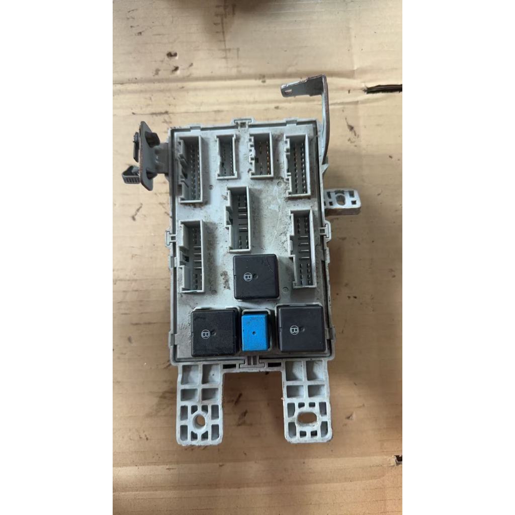 Hyundai Starex A1 Inner Dashboard Fuse Box Hyundai Starex A1 (USED HALFCUT)