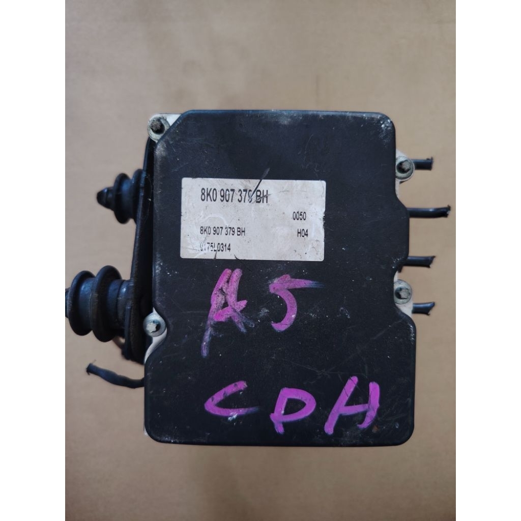 AUDI A4 ABS PUMP ใช้แล้ว (8K0 907 379 BH/8K0 614 517 EH)