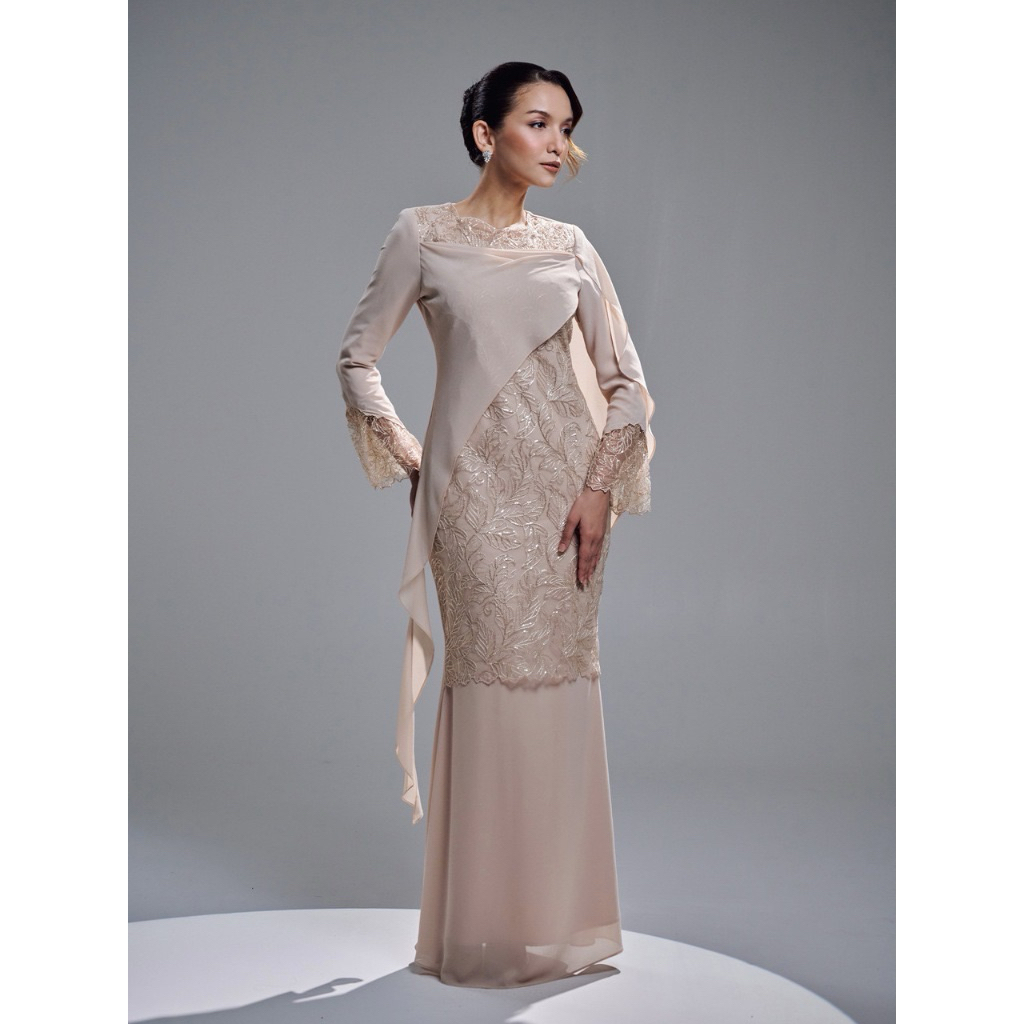 เจ. ชุดเดรส Labella Gracia (SIZE S) สีแชมเปญ