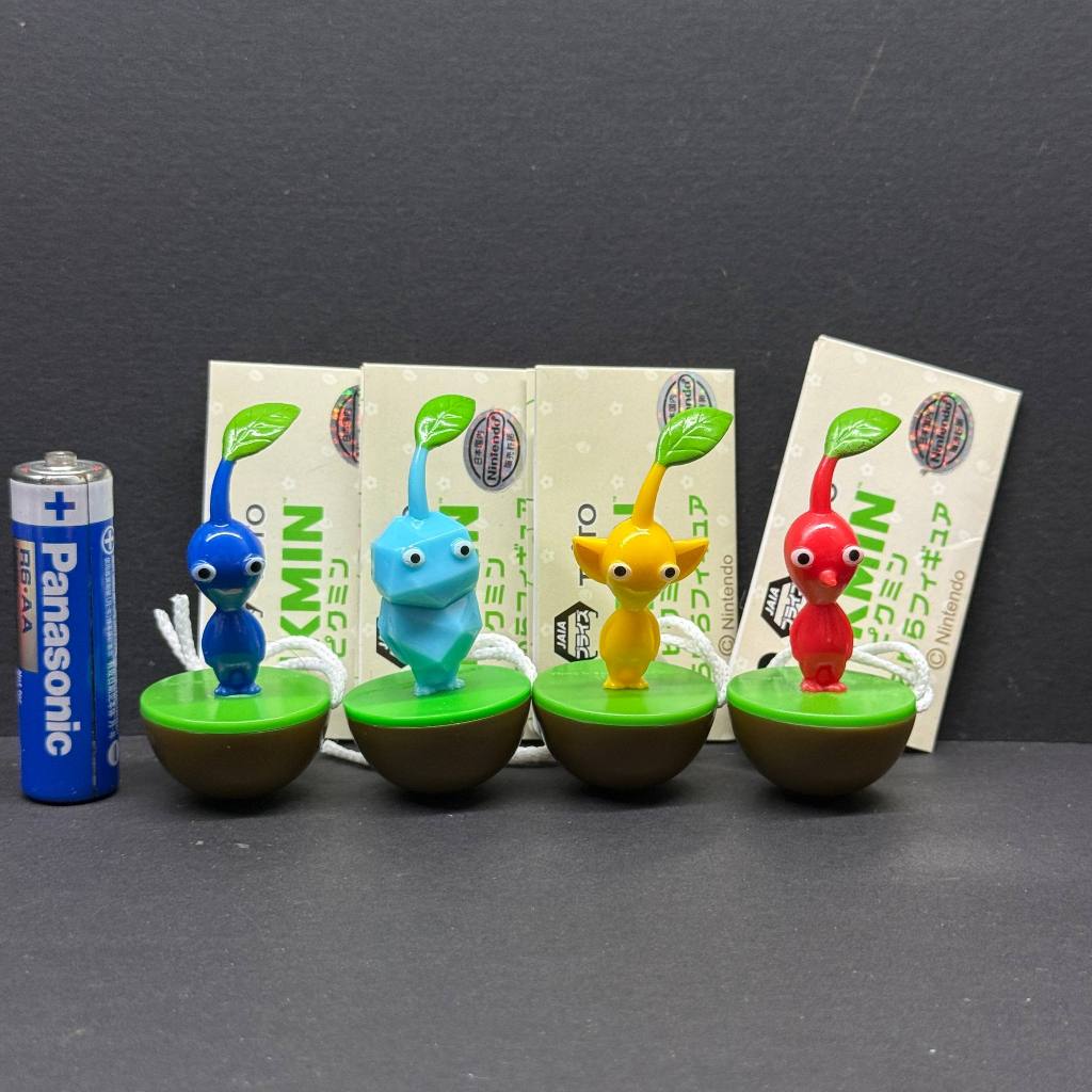 Taito Nintendo Pikmin Yura Yura Roly Poly ตัวเลขสีแดงสีฟ้าสีฟ้าเหลือง Pikmin Action Figure ของเล่นคอ