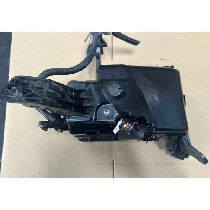 TOYOTA ESTIMA 3.5CC 2GR-FE V6 ENGINE FUSE BOX