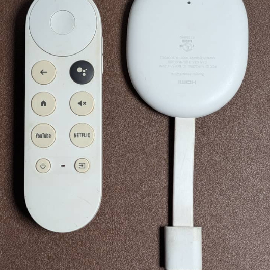 [LIKE NEW] Google Chromecast พร้อม Google TV (4K) - Snow Edition + Voice Remote (หน่วยหลวม / ไม่มีกล