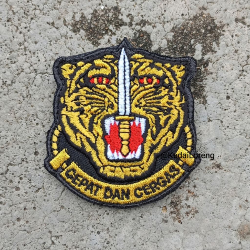 X Patch เย็บปักถักร้อยโลโก้ Silhouette GGK