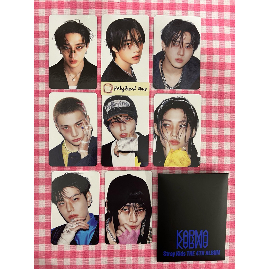 อัลบั้มรูปอย่างเป็นทางการของ Stray Kids รุ่น Karma Skzoo
