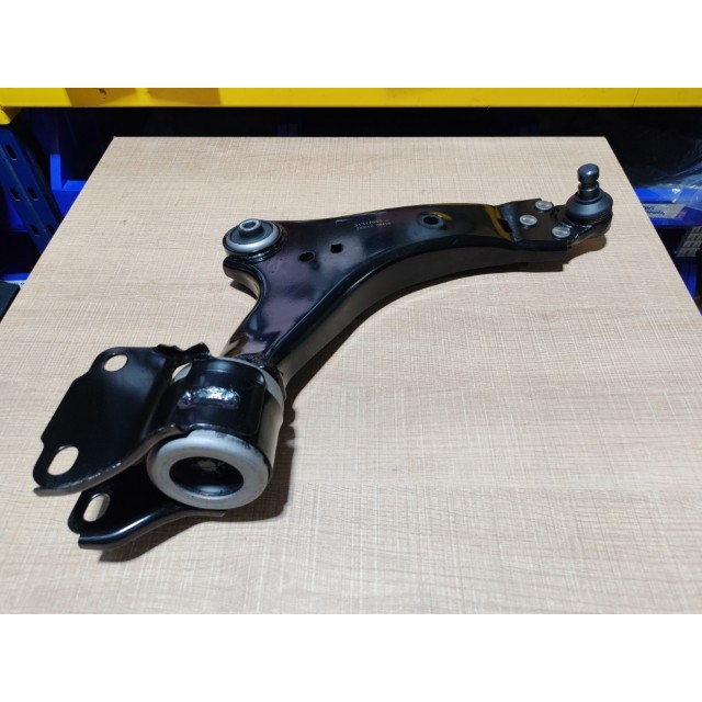 VOLVO XC60 (2011 >) แขนควบคุมแทร็กแขนล่าง