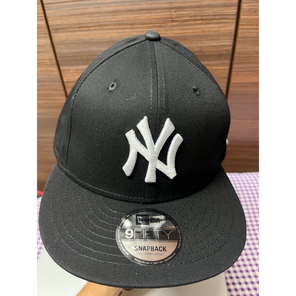 NE 9 Fifty Team NYY Black (M/L) หมวกเบสบอล snapback ปรับได้ (56.8-61.6 ซม.)