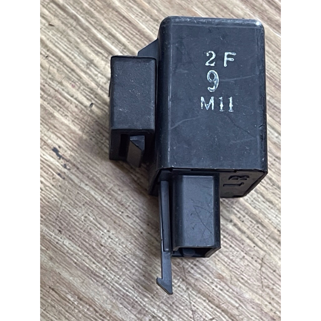 YAMAHA FZ1000S FZ1 5LV RELAY TURN SIGNAL ( FE246BH ) 2001-2003