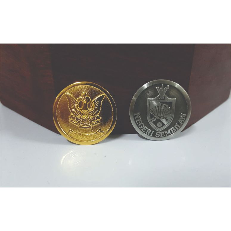 Pewter State Crest เส้นผ่านศูนย์กลาง 3 ซม. พร้อมกล่อง
