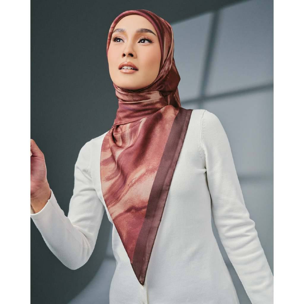Ameerazaini Square Claire สี Naval Blue