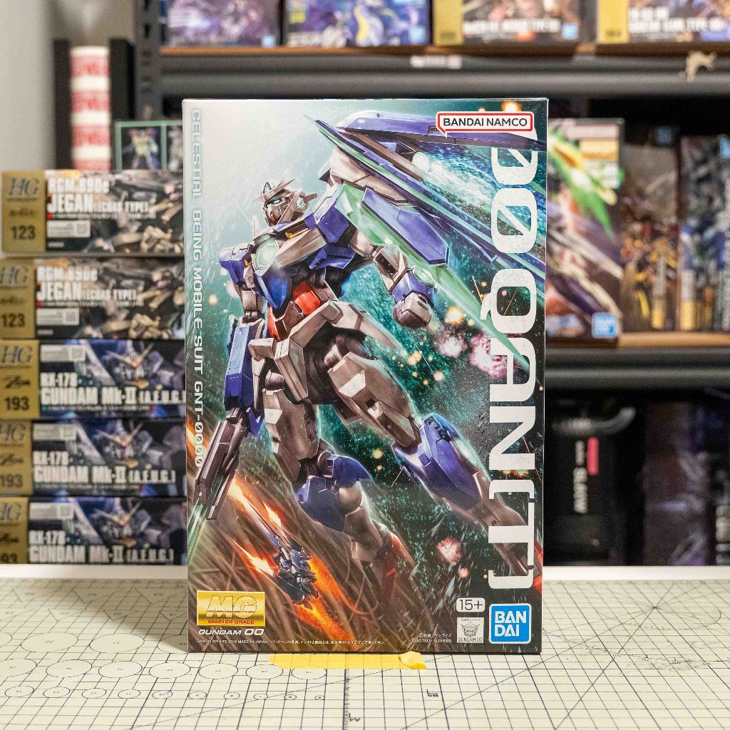 MG 1/100 00 QAN[T] ชุดโมเดลกันดั้ม