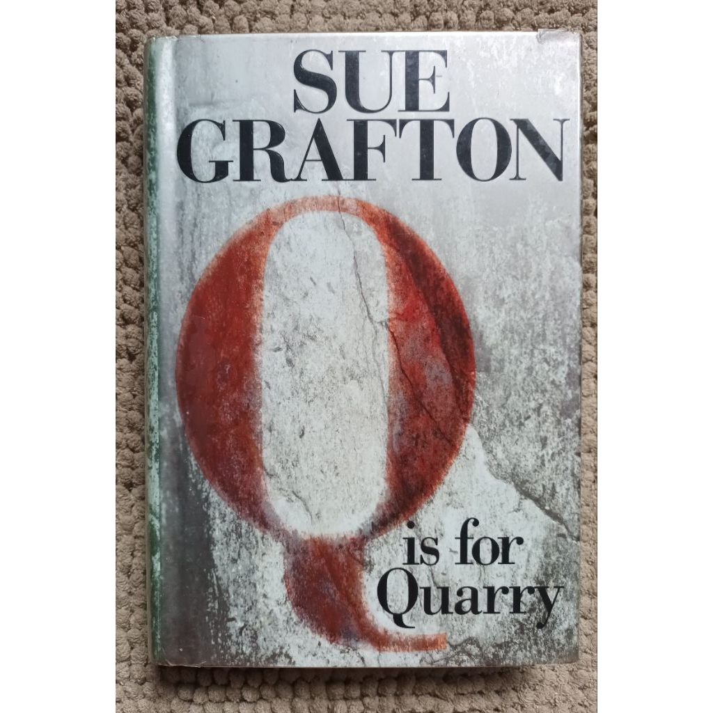 Preloved Q IS FOR QUERY sue กราฟต์
