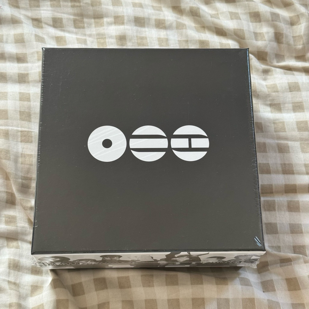 BTS ARIRANG T-Shirt CD Box Set