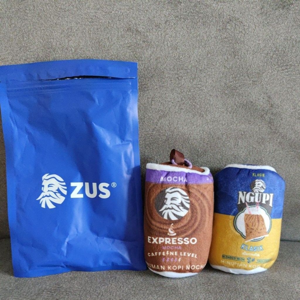ZUS COFFEE Plush กระเป๋าพับได้ Plushie พวงกุญแจ