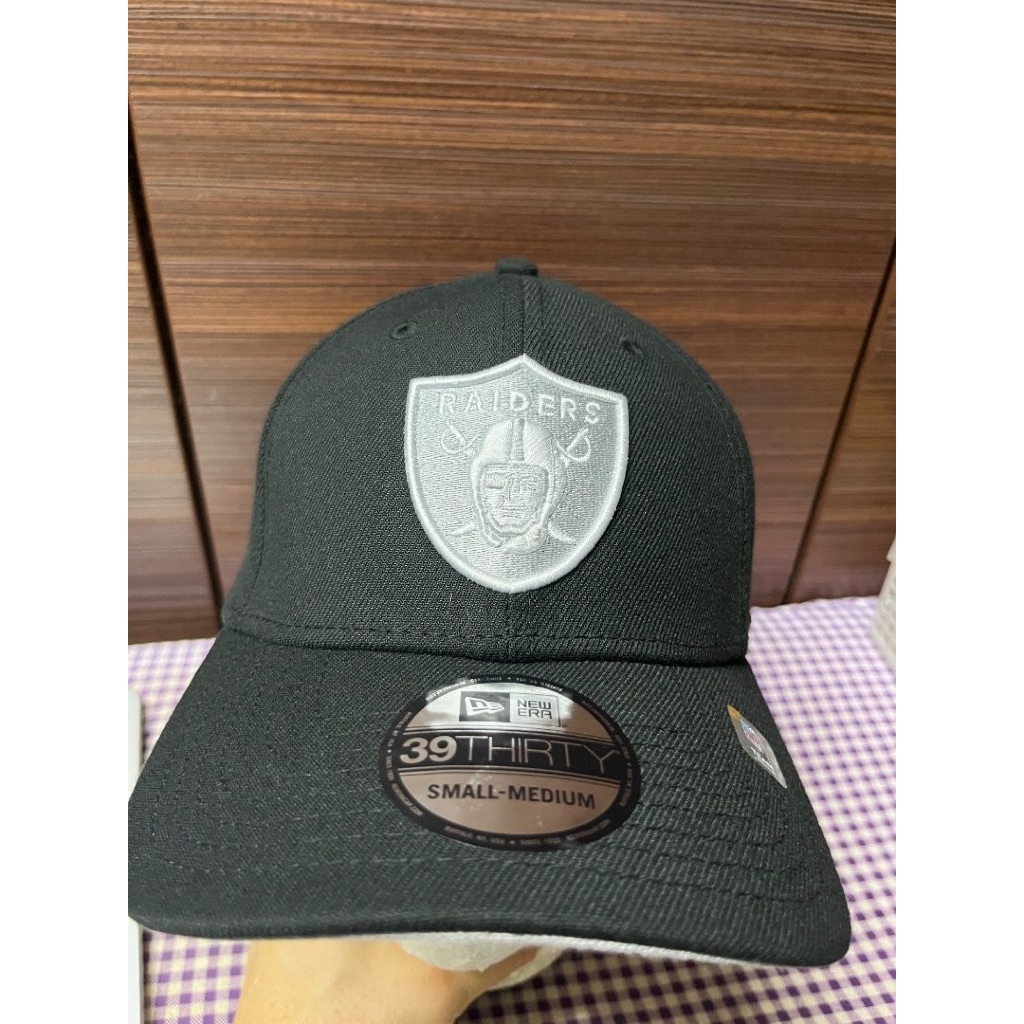 NE 39Thirty S/M (56.8-58.7cm) หมวกเบสบอล Frozen La Raiders สีดํา