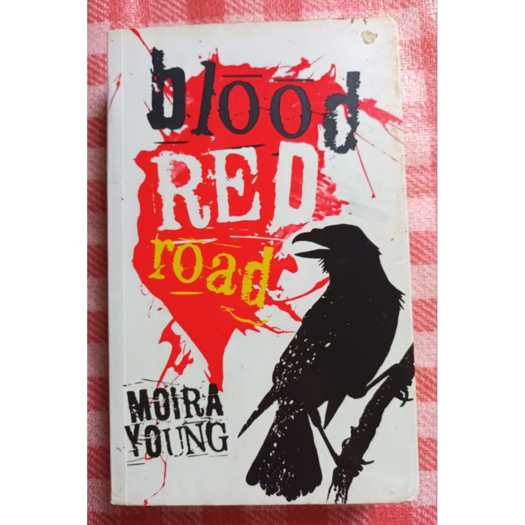 Preloved BLOOD RED ROAD moira young