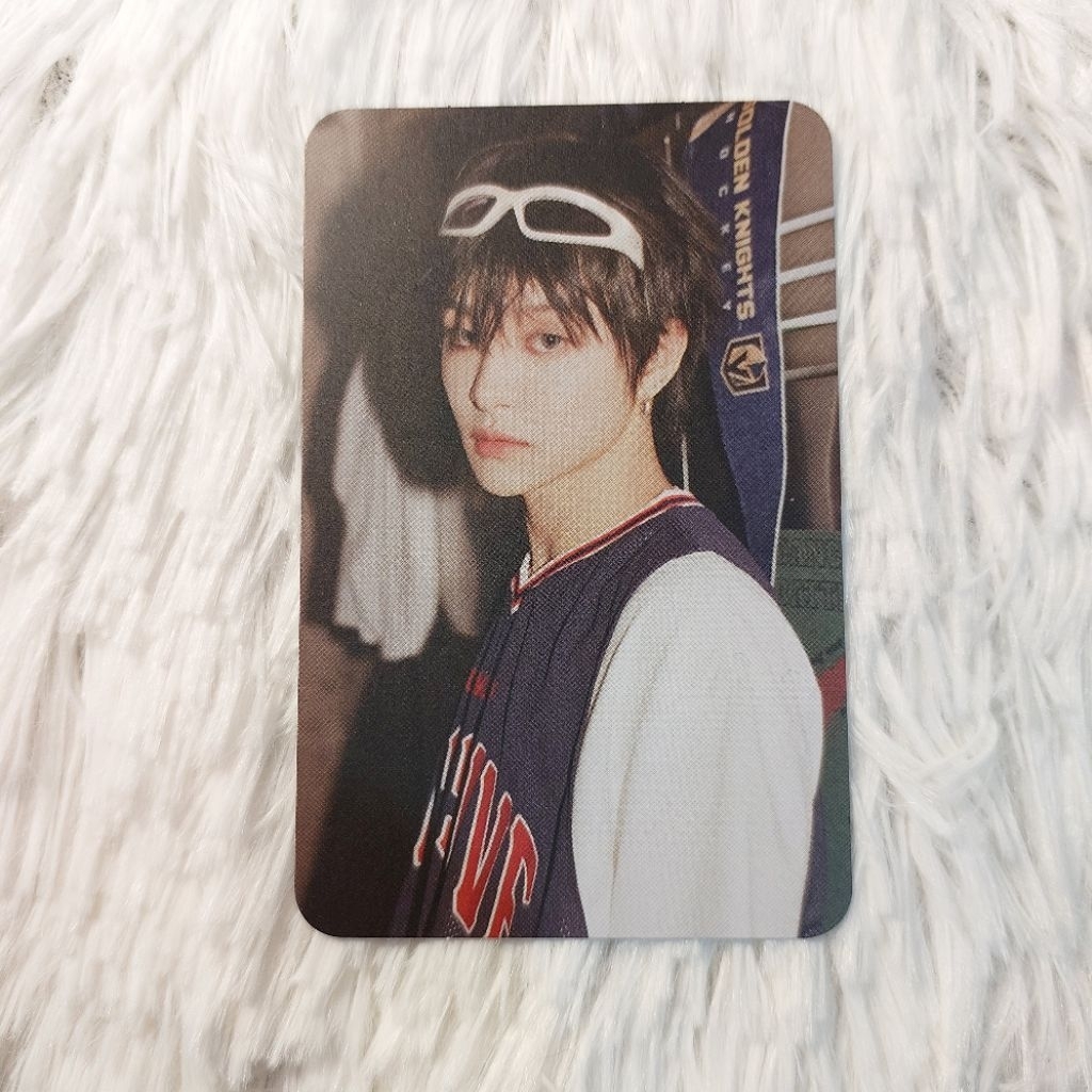 TREASURE JIHOON PHOTOCARD [มือบน]