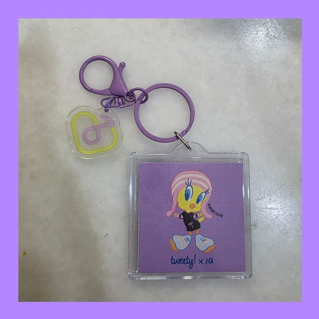 IU 2024 HEREH CONCERT TWEETY CONTFETTI KEYRING