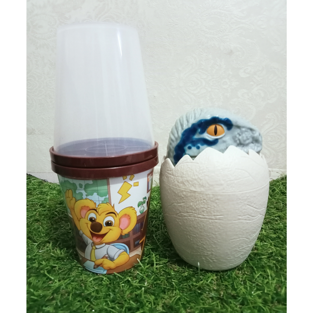 Nestle KOKO KRUNCH DOUBLE CUP NESTLE DINO JURASSIC BOWL PRELOVED