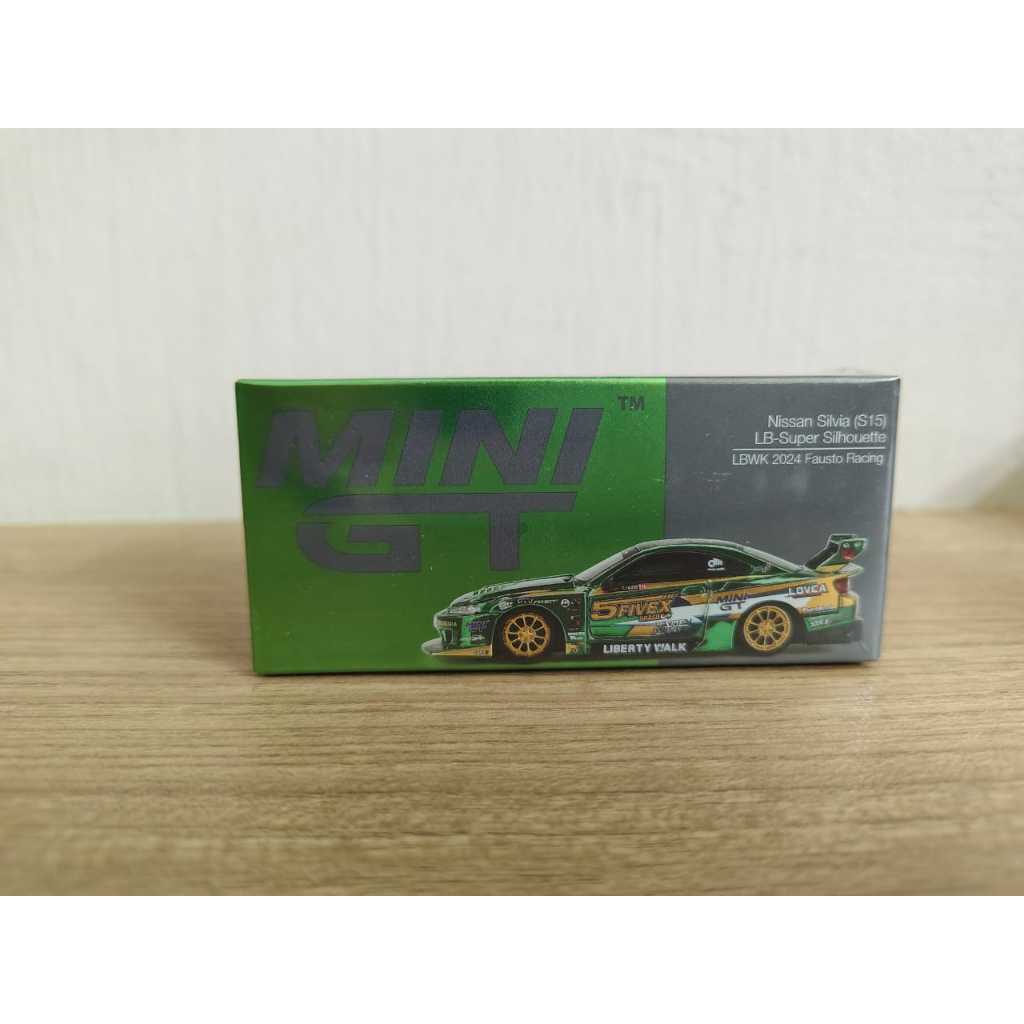 Mini gt Nissan Silvia S15 1/64