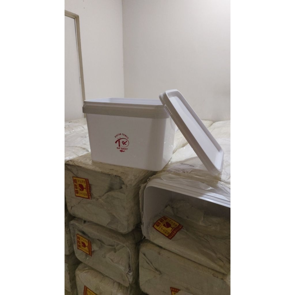 JR Bucket Tong umpan 20L
