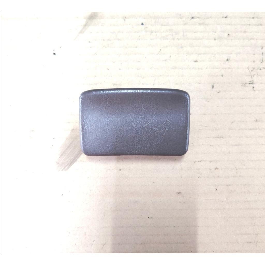 Toyota camry sxv20 ที่เขี่ยบุหรี่ด้านหลังภายใน 74109-YC010 camry sxv20 ที่เขี่ยบุหรี่ด้านหลังภายใน 7