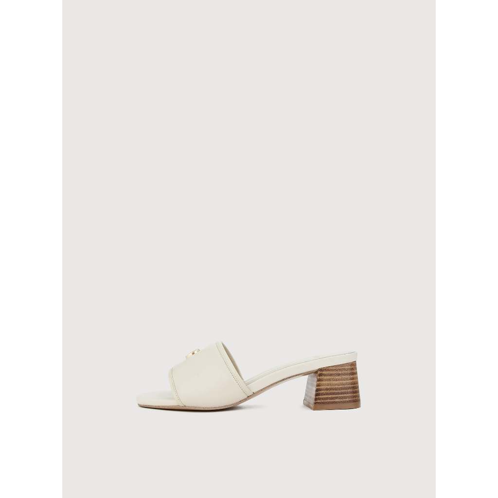 รองเท้าแตะส้นสีเบจ Alaia