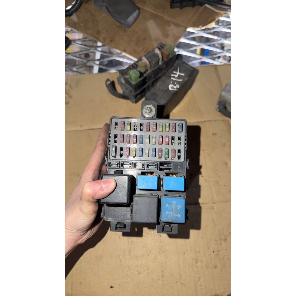 KIA PICANTO FUSE BOX/ FIUS BOX PICANTO (ใช้แล้ว)