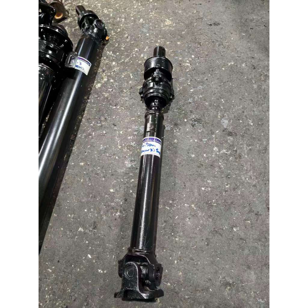 Mitsubishi Triton KB4 F4WD Long Shaft Mitsubishi Triton KB4 (USED HALFCUT)