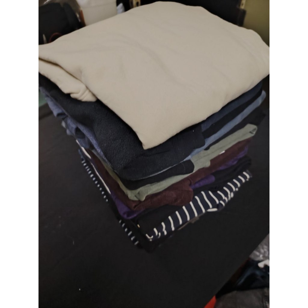 Combo Bundle Uniqlo 15 pcs Mix sweatshirt / tshirt lengan panjang คอกลม / คอเต่า 1