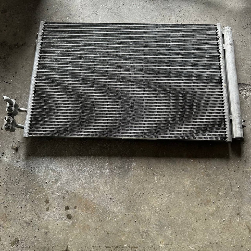 BMW E90 E92 AIRCOND CONDENSER ใช้แล้วจากญี่ปุ่น