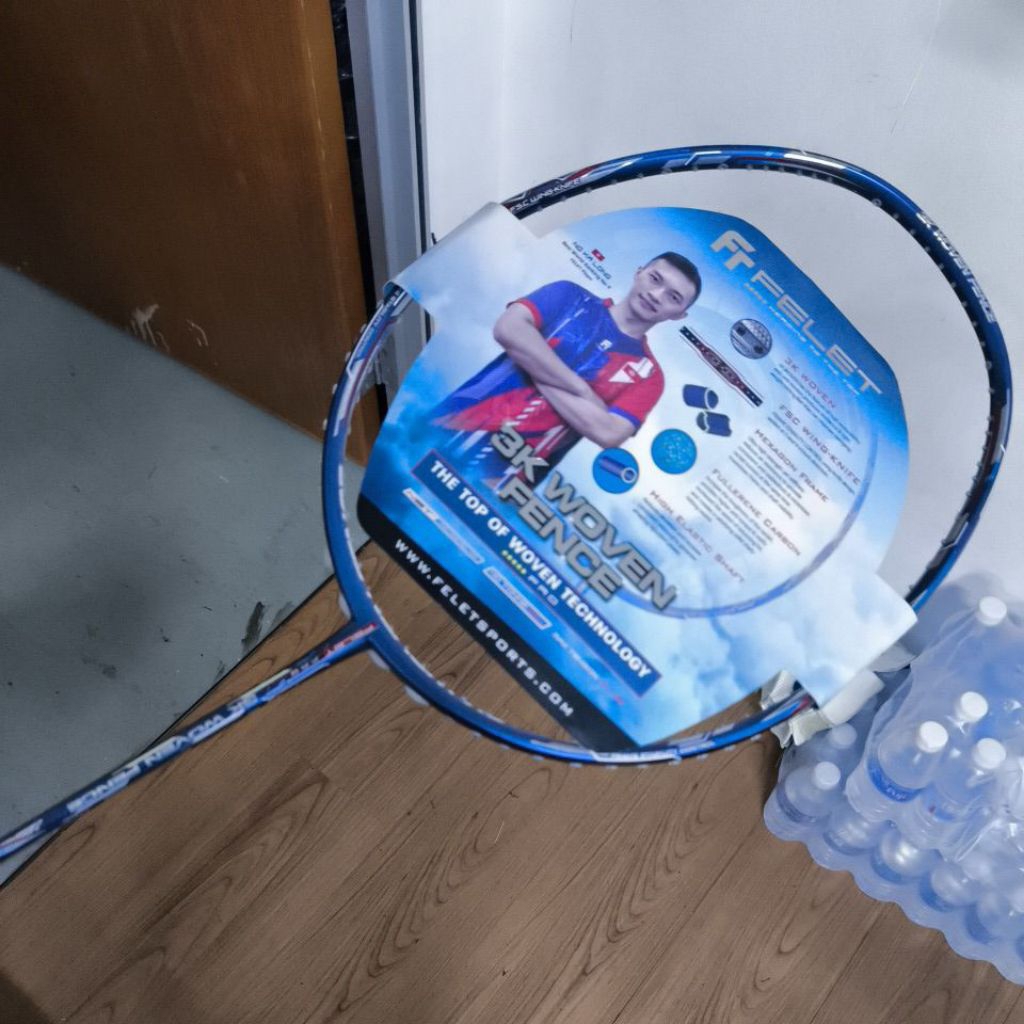 FELET BADMINTON CKET 3K WOVEN FENCE 4U