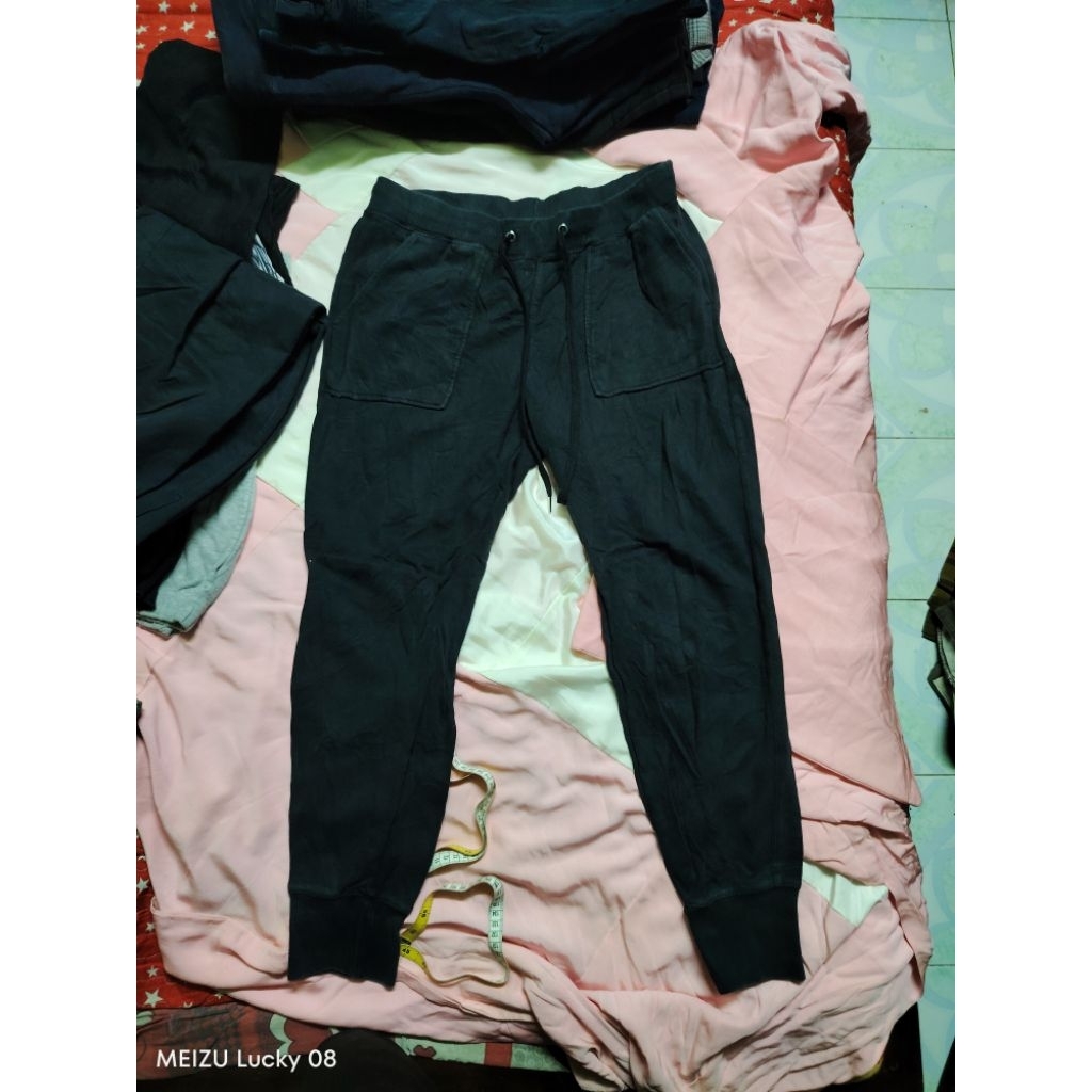 GU BLACK SWEATPANT JOGGER SIZE XL 30 36X37 นิ้ว