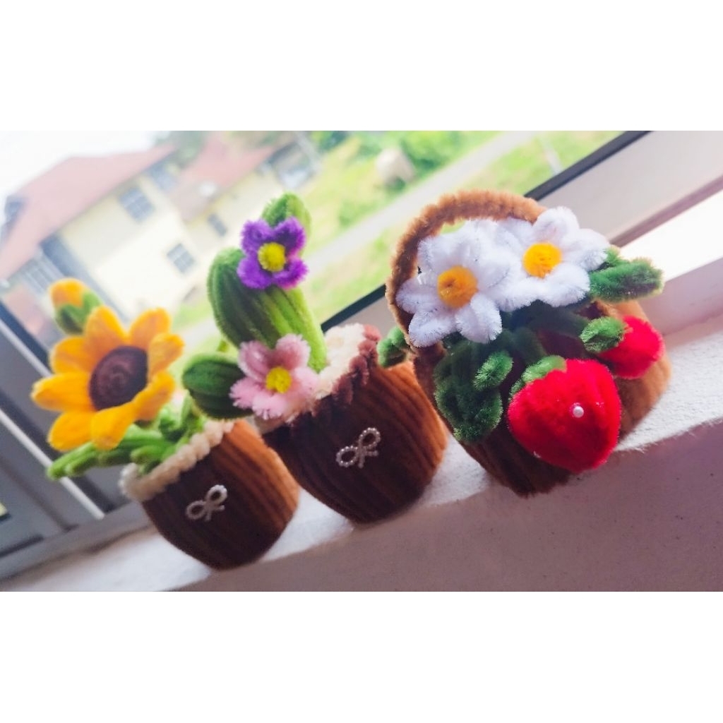 MINI WIRE FEATHER FLOWER POT VARIOUS