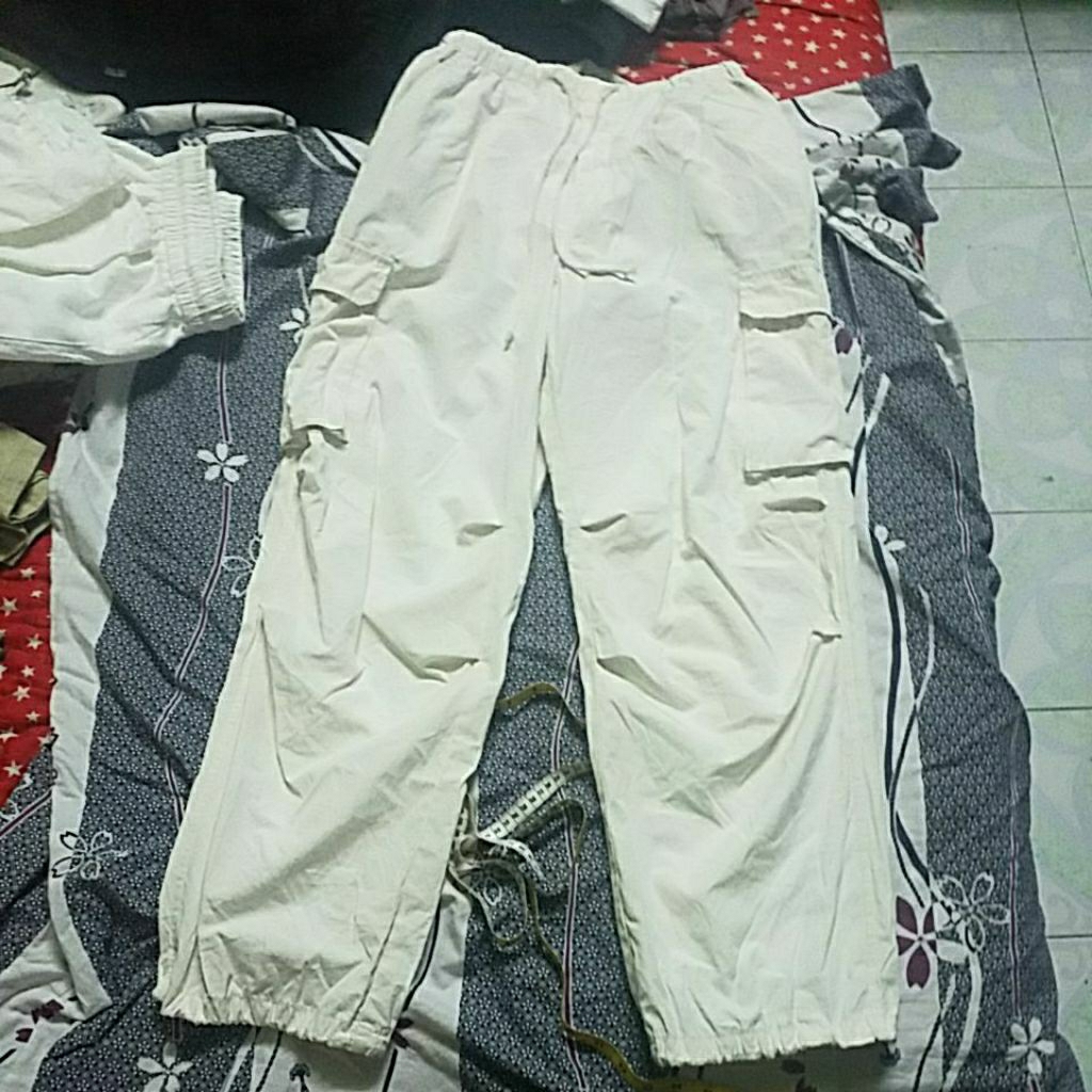 GU CARGO BAGGY DRAWSTRING SIZE S 26 32X39 INCH