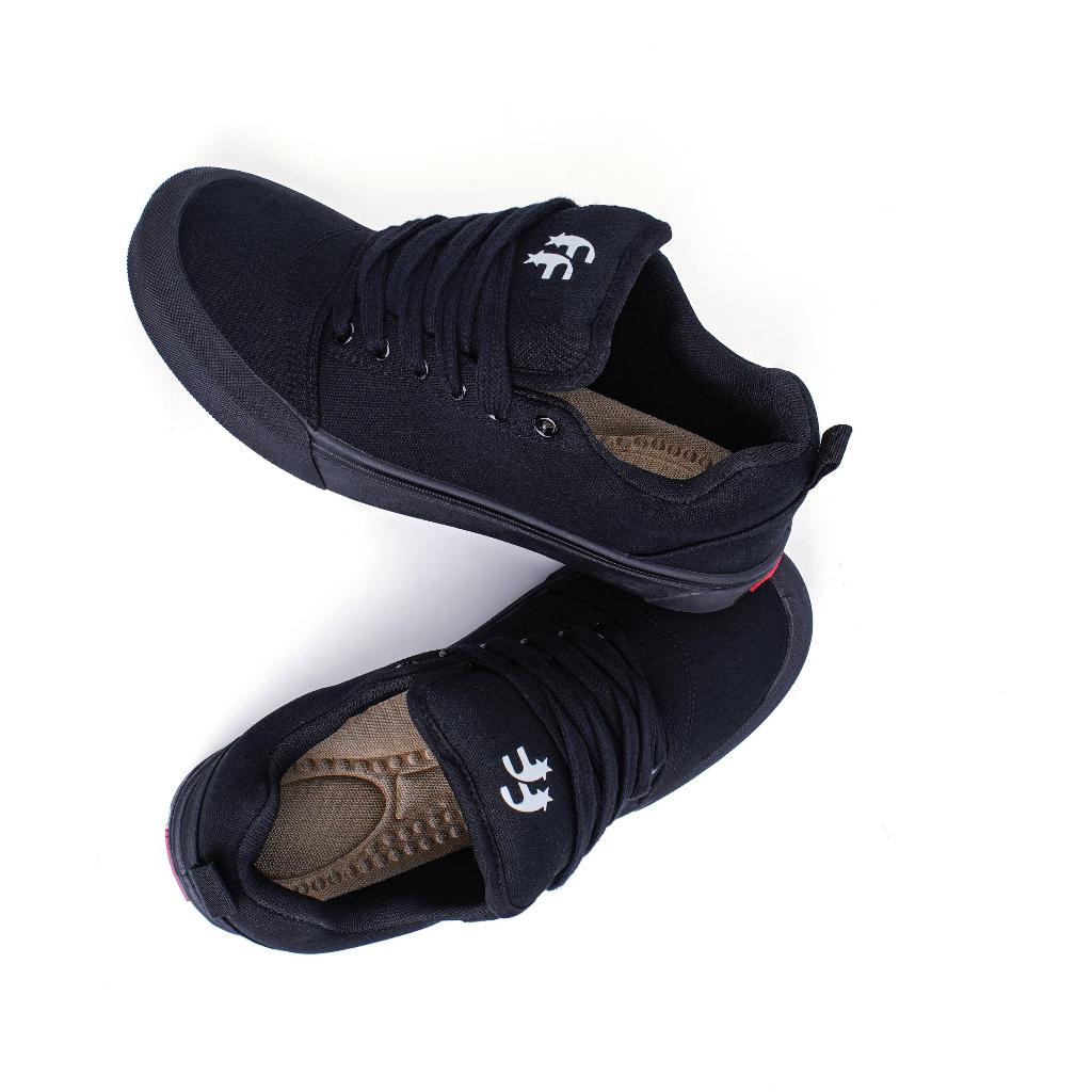 ใหม่ล่าสุด SUEDE XL TICKER และคุณภาพสูง SUEDE MATERIAL บนผู้ชายและผู้หญิง