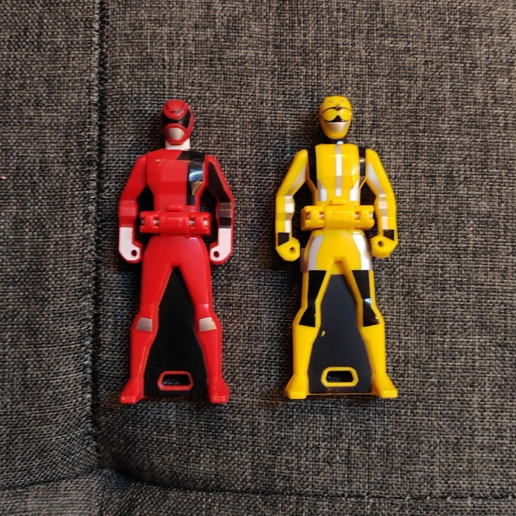 USED BANDAI SET 2x DX Dekaranger Red + Gobuster Yellow Ranger Key Keys Kaizoku Super Sentai Gokaiger