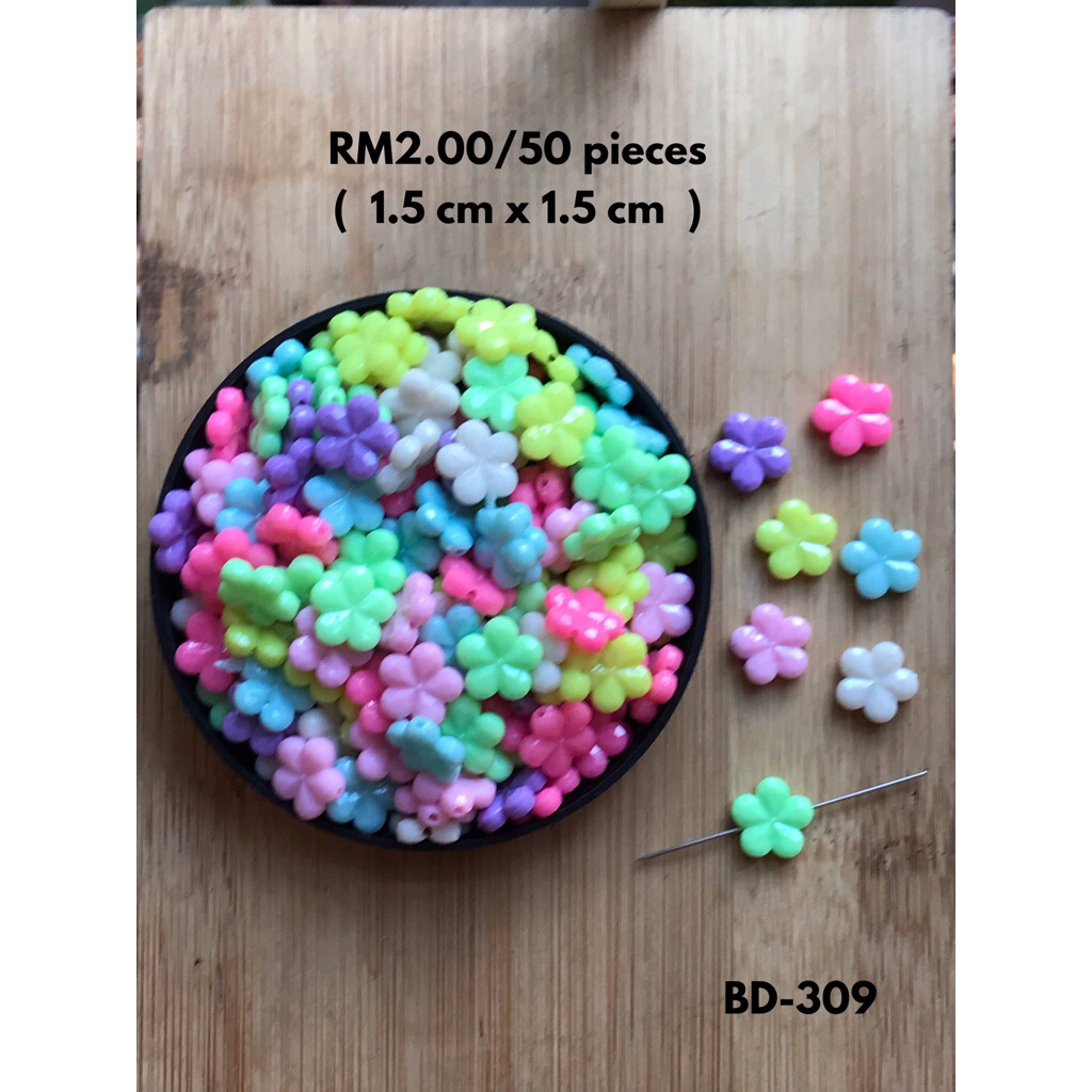 RM2.00/50 kyping : BD-309 - Manik - Bead - Bunga - ดอกไม้ - 1.5 cm x 1.5 cm
