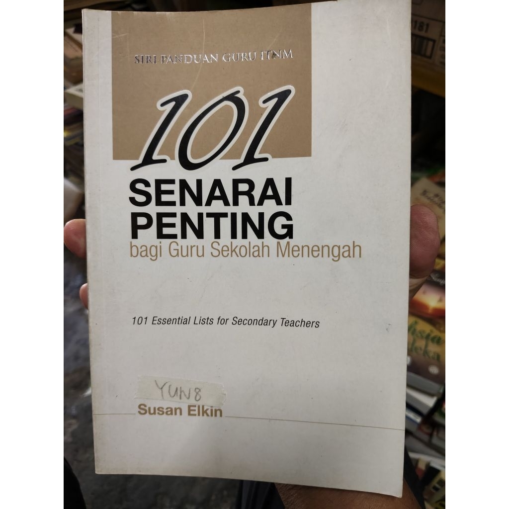 การแปลของการทํางาน Susan Elkin ที่เท่ 101 Essential Lists สําหรับครูรอง 101 ลงเส้น