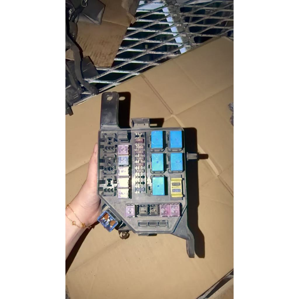 Fius Box Kia Picanto Mk1 Fuse Box Kia Picanto Mk1 (USED HALFCUT)