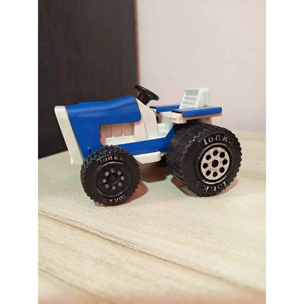 รถแทรกเตอร์ Tonka สีน้ําเงินวินเทจผลิตใน Maxico