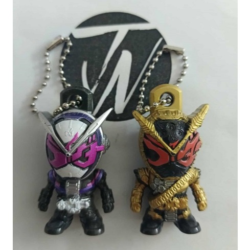 Bandai Bikkura ทามาโกะ Kamen Rider ZIO & Ohma ZIO พวงกุญแจฟิกเกอร์ (ชุด 2 ชิ้น)