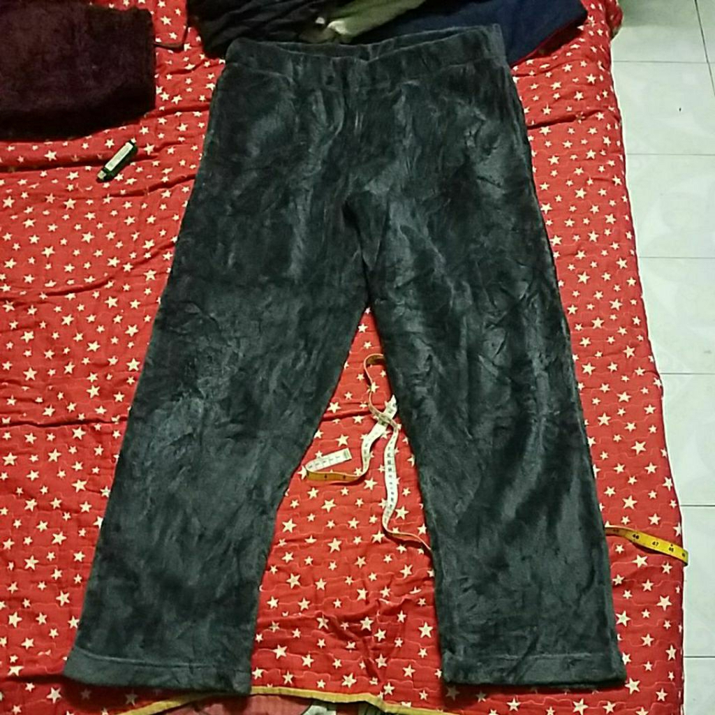 GU SWEATPANT JOGGER SIZE XXL 38 48X41INCH.KAKI 9 นิ้ว