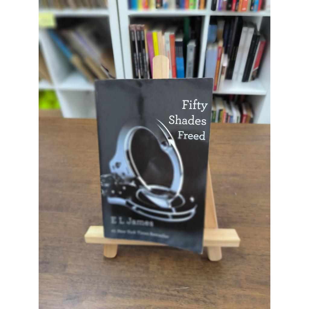 Fifty Shades Freed : หนังสือ Three of the Fifty Shades Trilogy by EL James (บางจิ้งจอก ดูรูปภาพ)