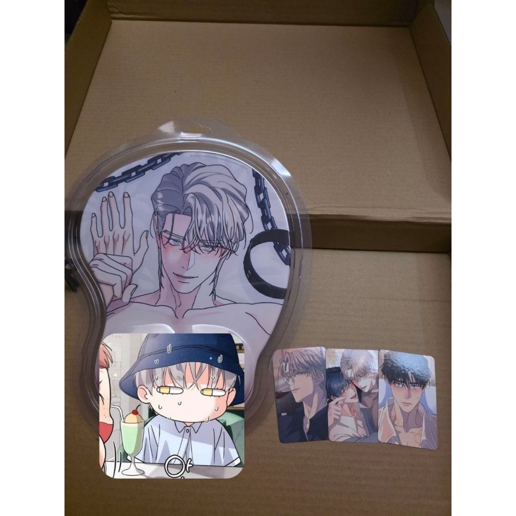 A Tree ไม่มีราก Mousepad และ Photocards Photocard Manhwa อะนิเมะมังงะ BL Lezhin Bomtoon