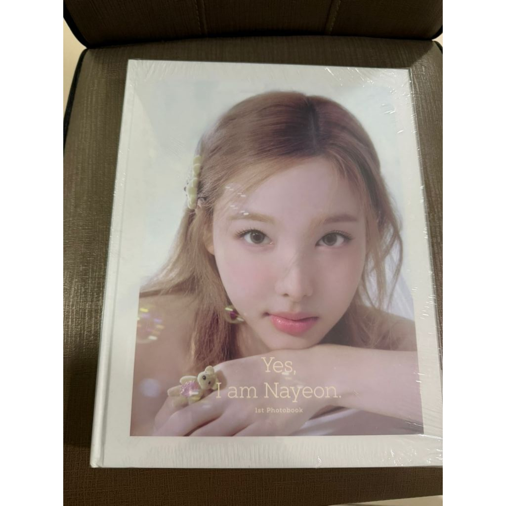 TWICE - NAYEON 1st Photobook [ Yes,I am Nayeon ] White Version