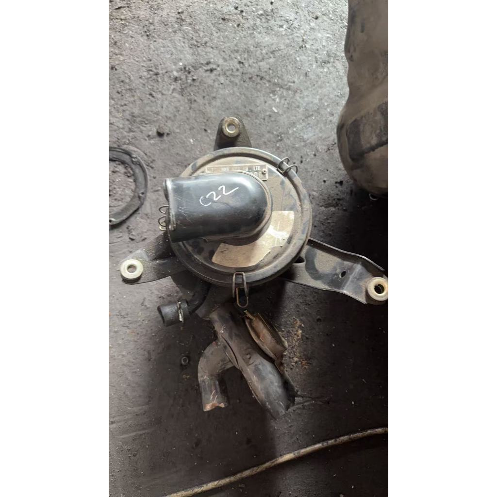 Nissan Vanette C22 กล่องกรองอากาศ Nissan Vanette C22 (USED HALFCUT)
