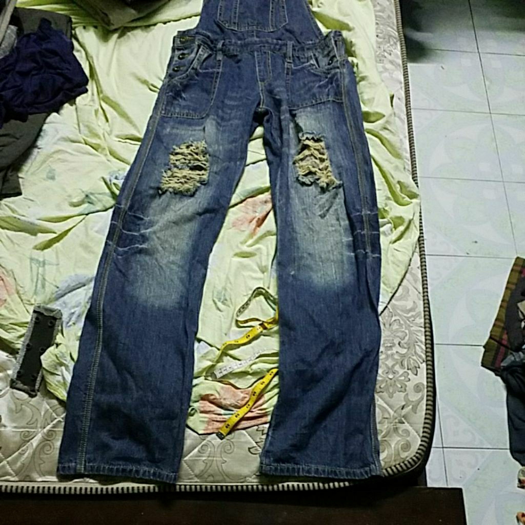 OVERALL JEANS DISTESS STYLE SIZE L 34x42 INCH