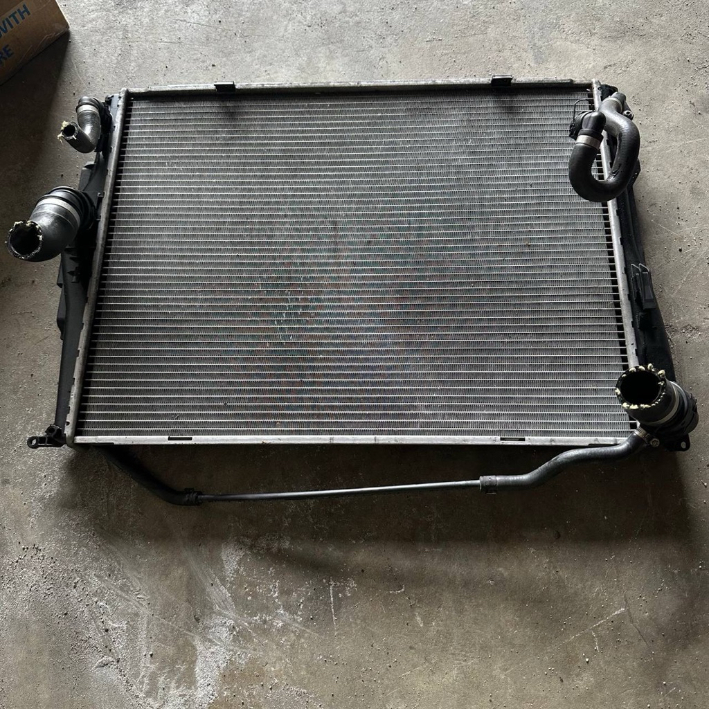 BMW E90 E92 RADIATOR ใช้แล้วจากญี่ปุ่น