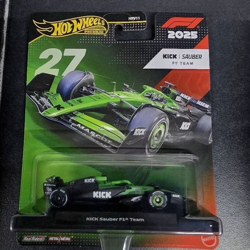 HOT WHEELS KICK SAUBER F1 TEAM NO27